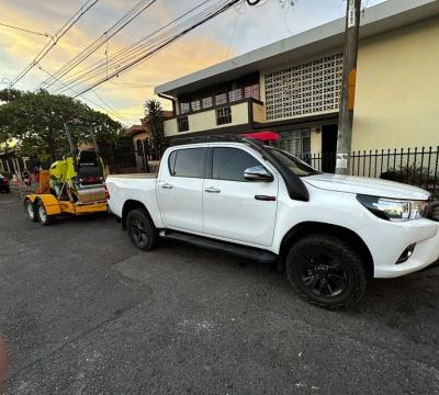 哥斯達黎加客戶訂購奔馬小型壓路機